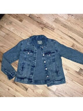 Natural Reflections Women’s SM Denim Jacket-incredibly SOFT, oversized fit, NWOT